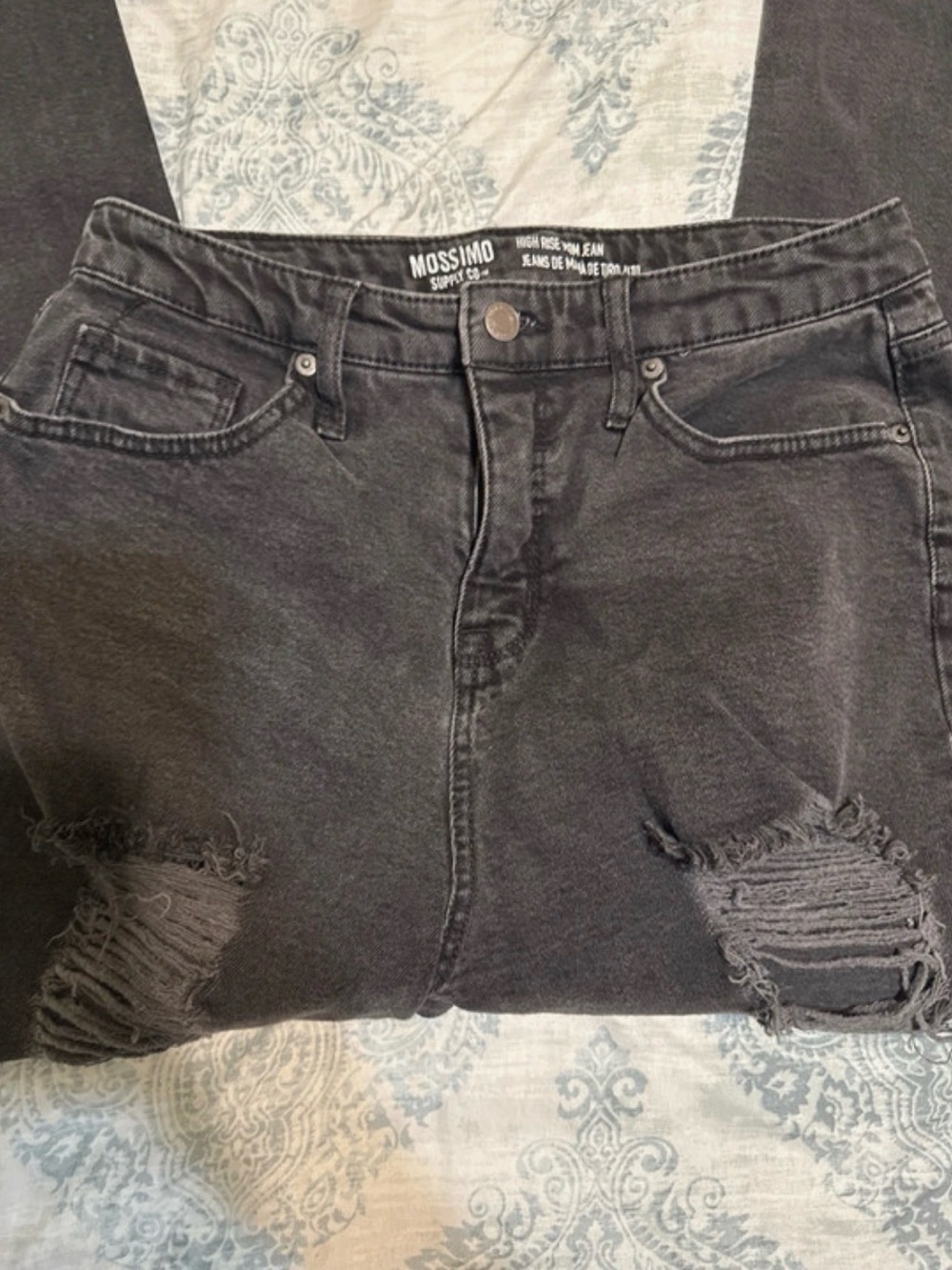 Mossimo Supply Co. Black Ripped Mom Jeans - Picture 5 of 6